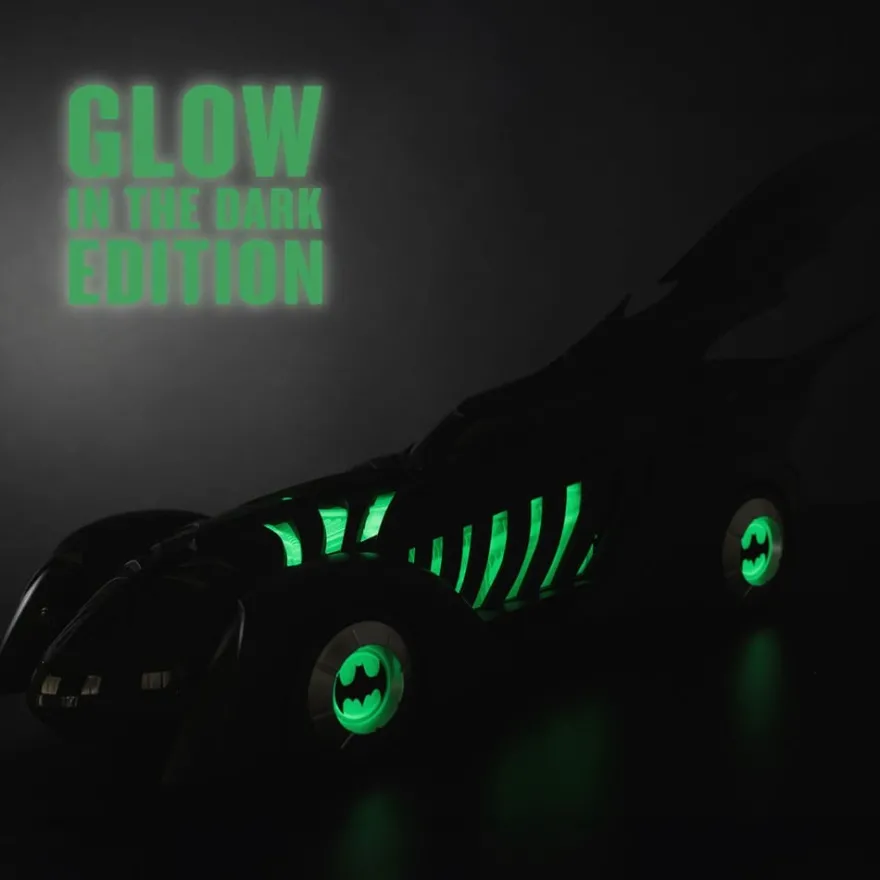 Batman Forever DC Multiverse Fahrzeug Batmobile Glow in the Dark Edition (Gold Label) 79 cm