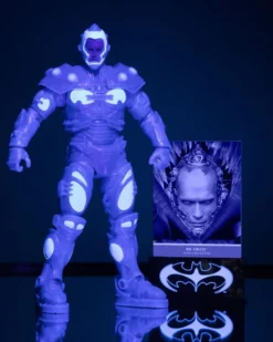 Batman & Robin DC Multiverse Actionfigur Mr. Freeze (Black Light Edition) (Gold Label) 18 cm