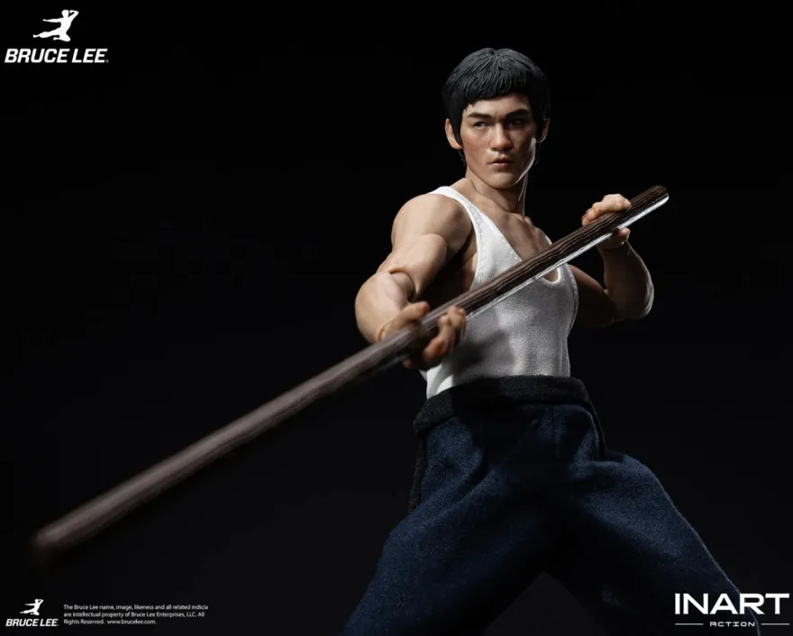 Bruce Lee (Kung Fu Outfit) 1/12 Collectible Figure