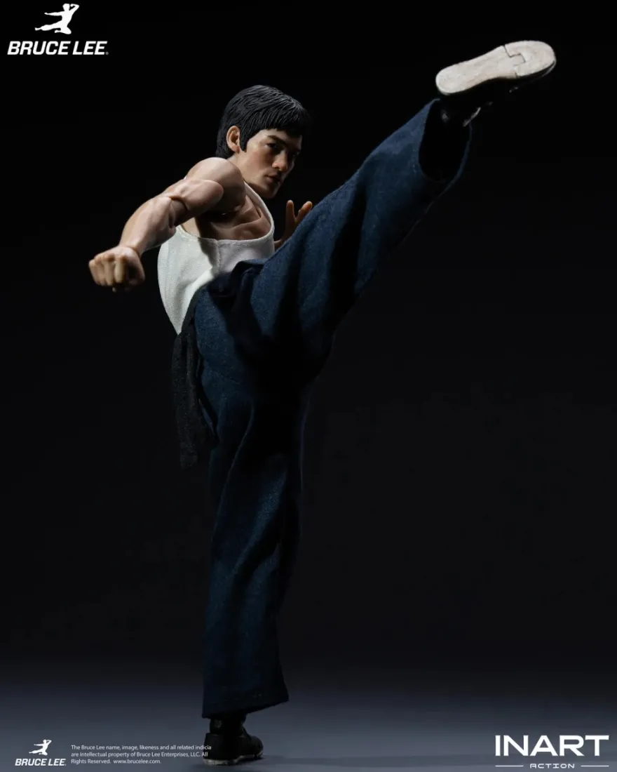 Bruce Lee (Kung Fu Outfit) 1/12 Collectible Figure