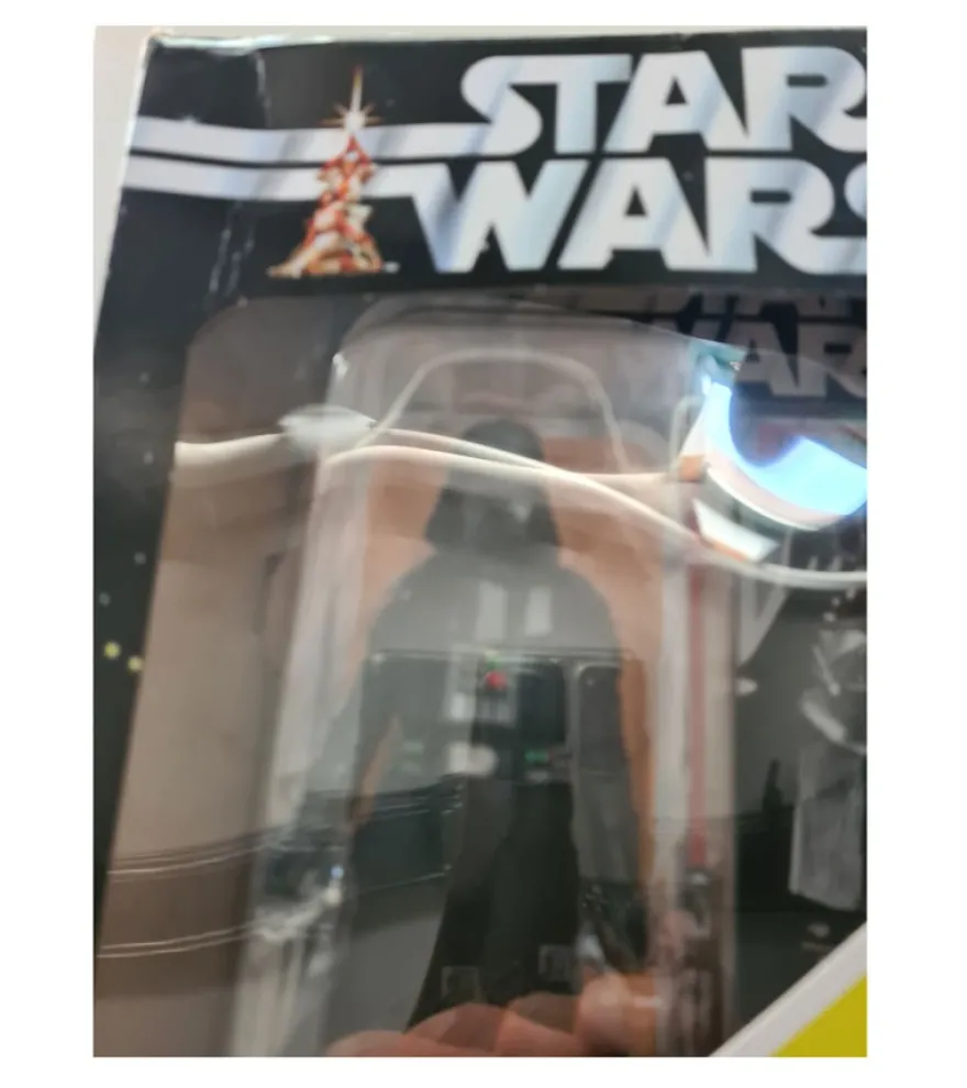 B-Ware Star Wars The Black Series 40th Anniversary Display Diorama mit Darth Vader (15 cm) – Legacy