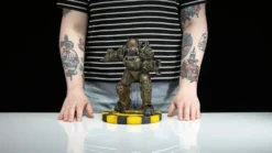 Fallout (Amazon) PVC Figur NCR Power Armor 25 cm