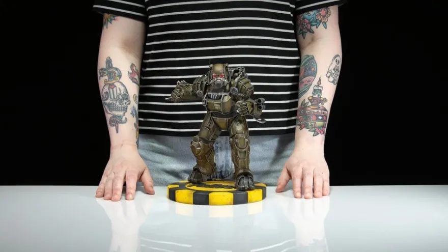 Fallout (Amazon) PVC Figur NCR Power Armor 25 cm