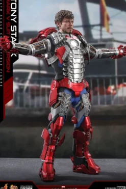 Iron Man 2 Movie Masterpiece Actionfigur 1/6 Tony Stark (Mark V Suit Up Version)