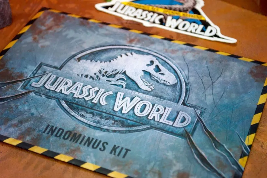 Jurassic World Geschenkbox Indominus Kit