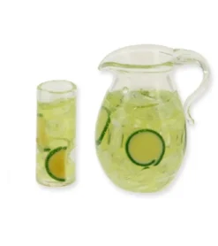 Krug und Glas mit Zitronenlimonade aus Kunststoff - 1:12 - 2-teilig