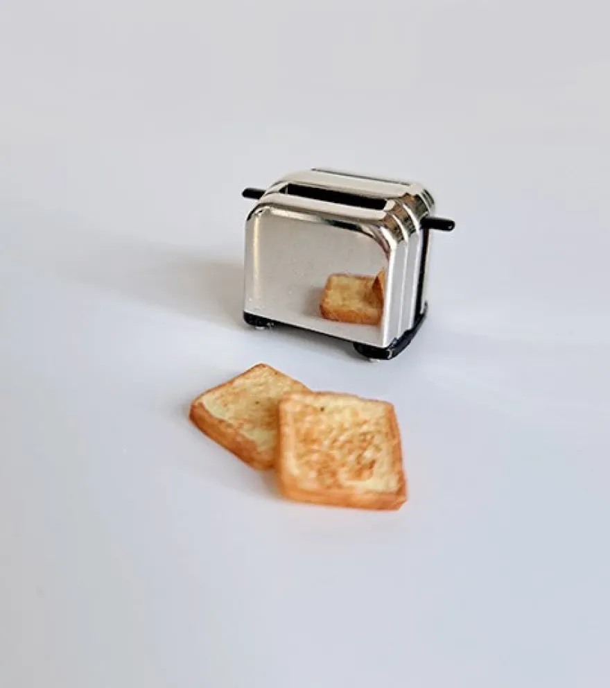 Miniatur Toaster mit getoasteten Toastscheiben - 1,8 cm