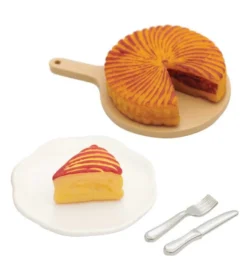 Miniatur Torte mit Brett, Teller & Besteck