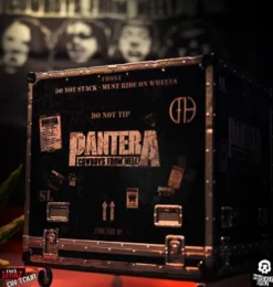Pantera Rock Ikonz Cowboys From Hell On Tour Road Case Statue & Bühnenhintergrund Set