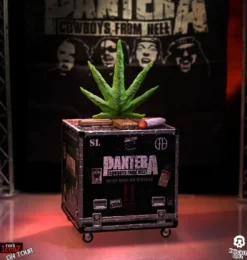 Pantera Rock Ikonz Cowboys From Hell On Tour Road Case Statue & Bühnenhintergrund Set