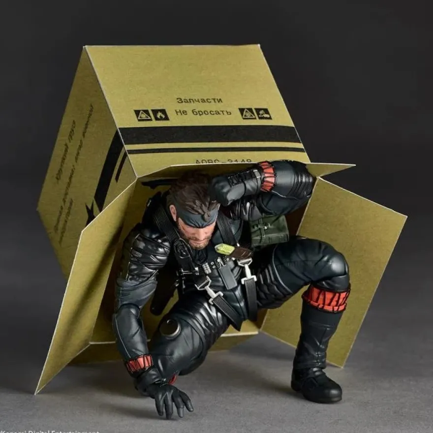 Revoltech A.Y. Metal Gear Solid Delta Naked Snake Sneaking Suit Ver. Actionfigur