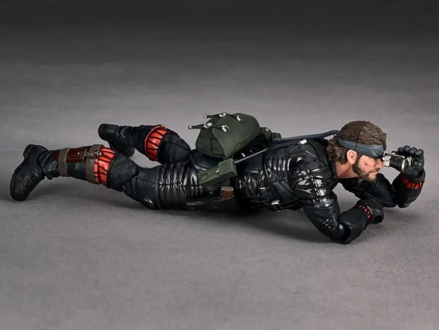 Revoltech A.Y. Metal Gear Solid Delta Naked Snake Sneaking Suit Ver. Actionfigur