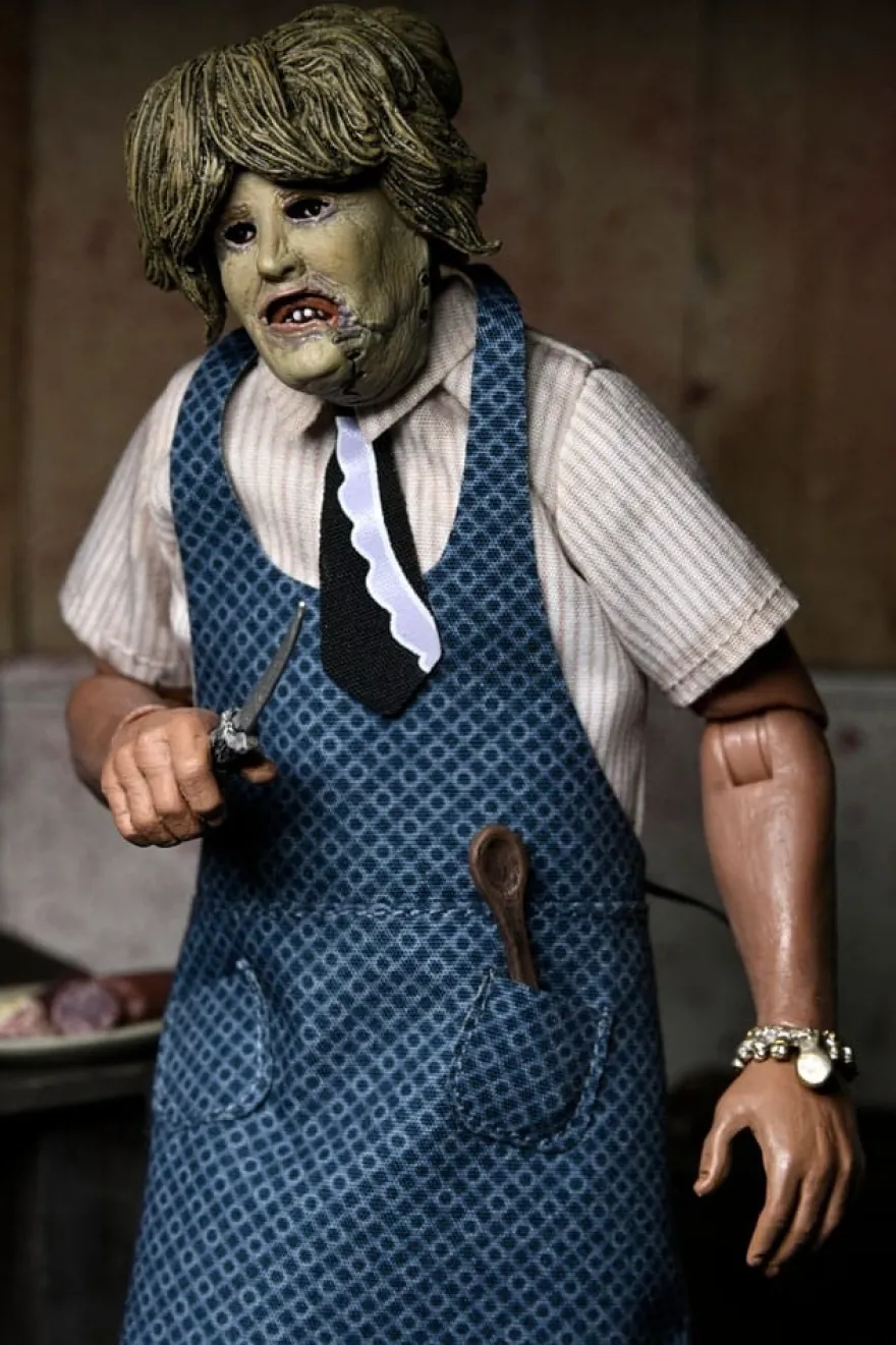 Texas Chainsaw Massacre Clothed Actionfigur Leatherface with Old Lady Mask 20 cm