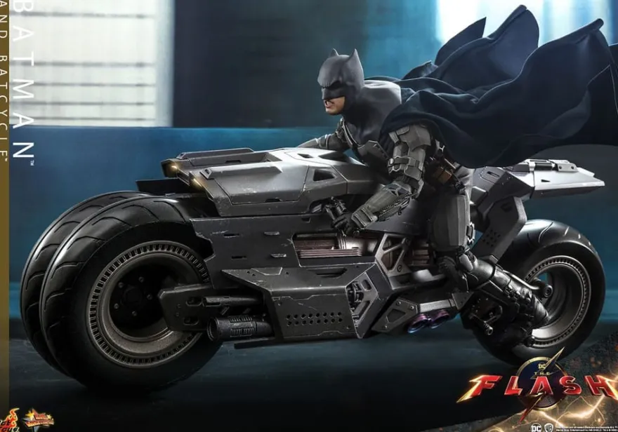 The Flash Movie Masterpiece Actionfigur mit Fahrzeug 1/6 Batman & Batcycle Set 30 cm
