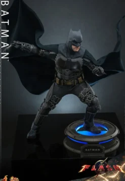 The Flash Movie Masterpiece Actionfigur 1/6 Batman 30 cm