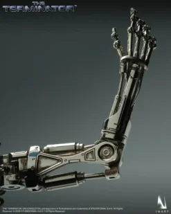 The Terminator T-800 Endoskeleton 1/6 Collectible Figure