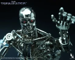 The Terminator T-800 Endoskeleton 1/6 Collectible Figure