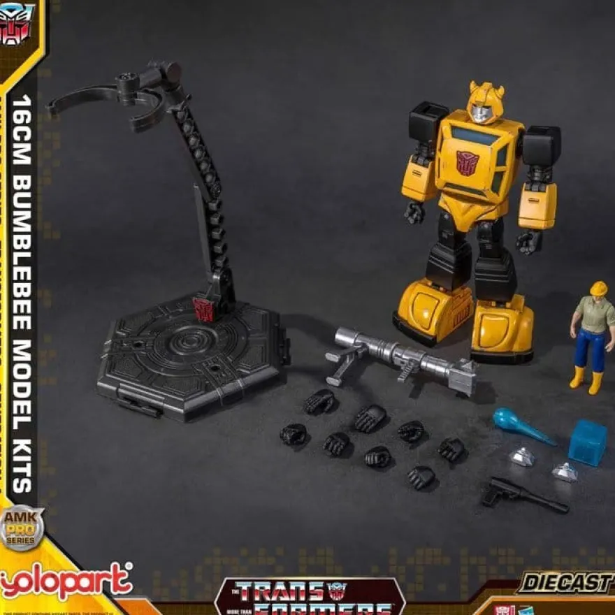 Transformers: Generation One AMK PRO Series Plastic Model Kit Bumblebee 16 cm