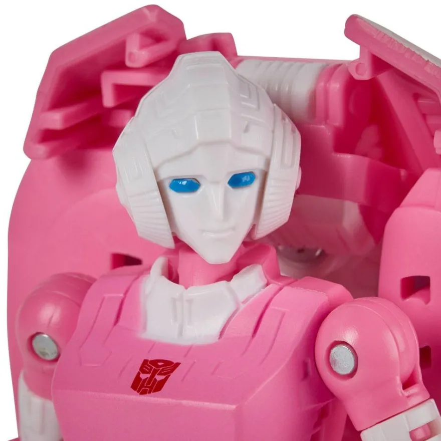 Transformers Generations War For Cybertron KINGDOM Deluxe Arcee