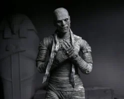 Universal Monsters Actionfigur Ultimate The Mummy (Black & White)