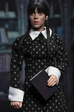 Wednesday Actionfigur Wednesday (Classic Dress) 20 cm
